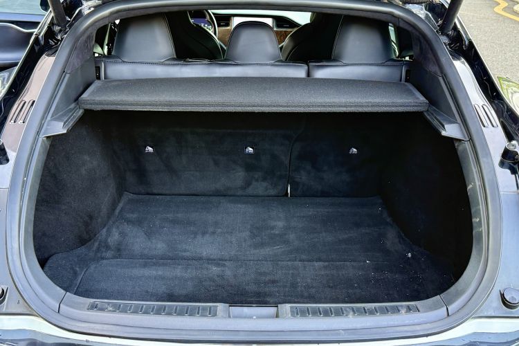 Used Tesla Model S 2019 Long-Range Version Trunk