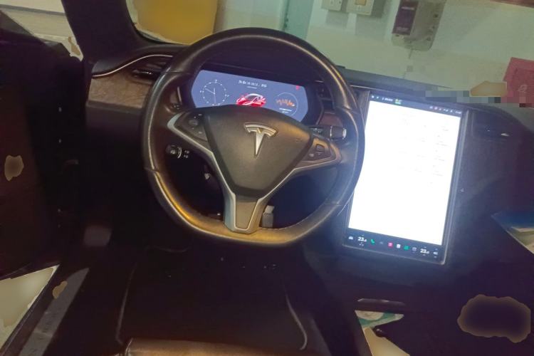 Used Tesla Model S 2019 Long-Range Version Steering Wheel