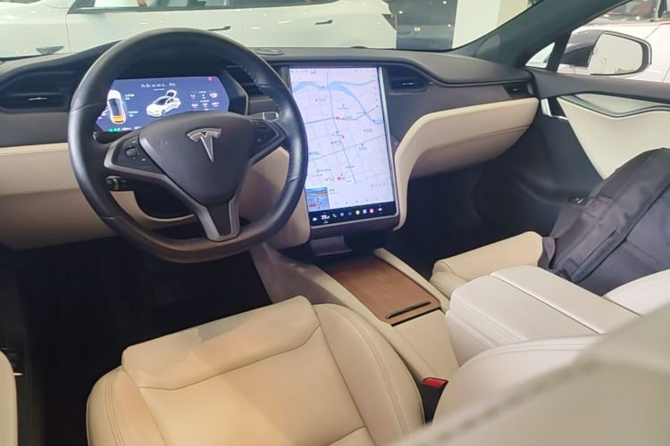 Used Tesla Model S 2019 Long-Range Version Center Console