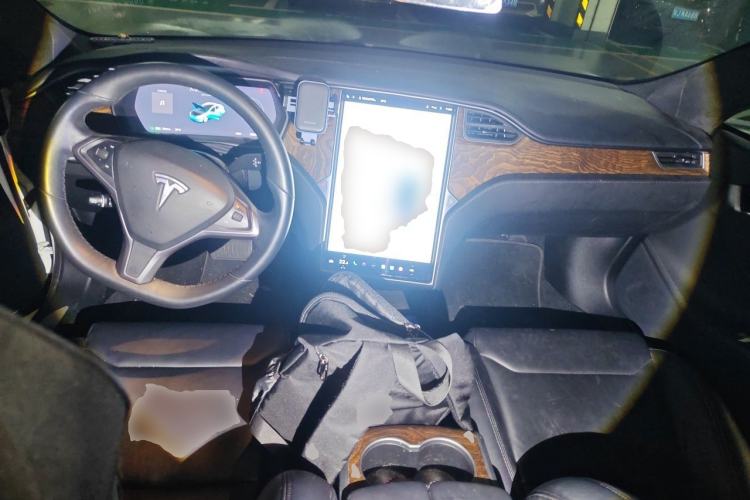 Used Tesla Model S 2019 Long-Range Version Center Console