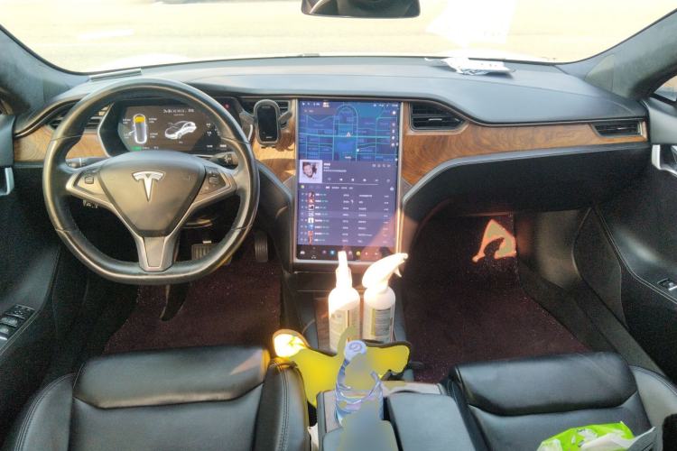 Used Tesla Model S 2019 Long-Range Version Center Console