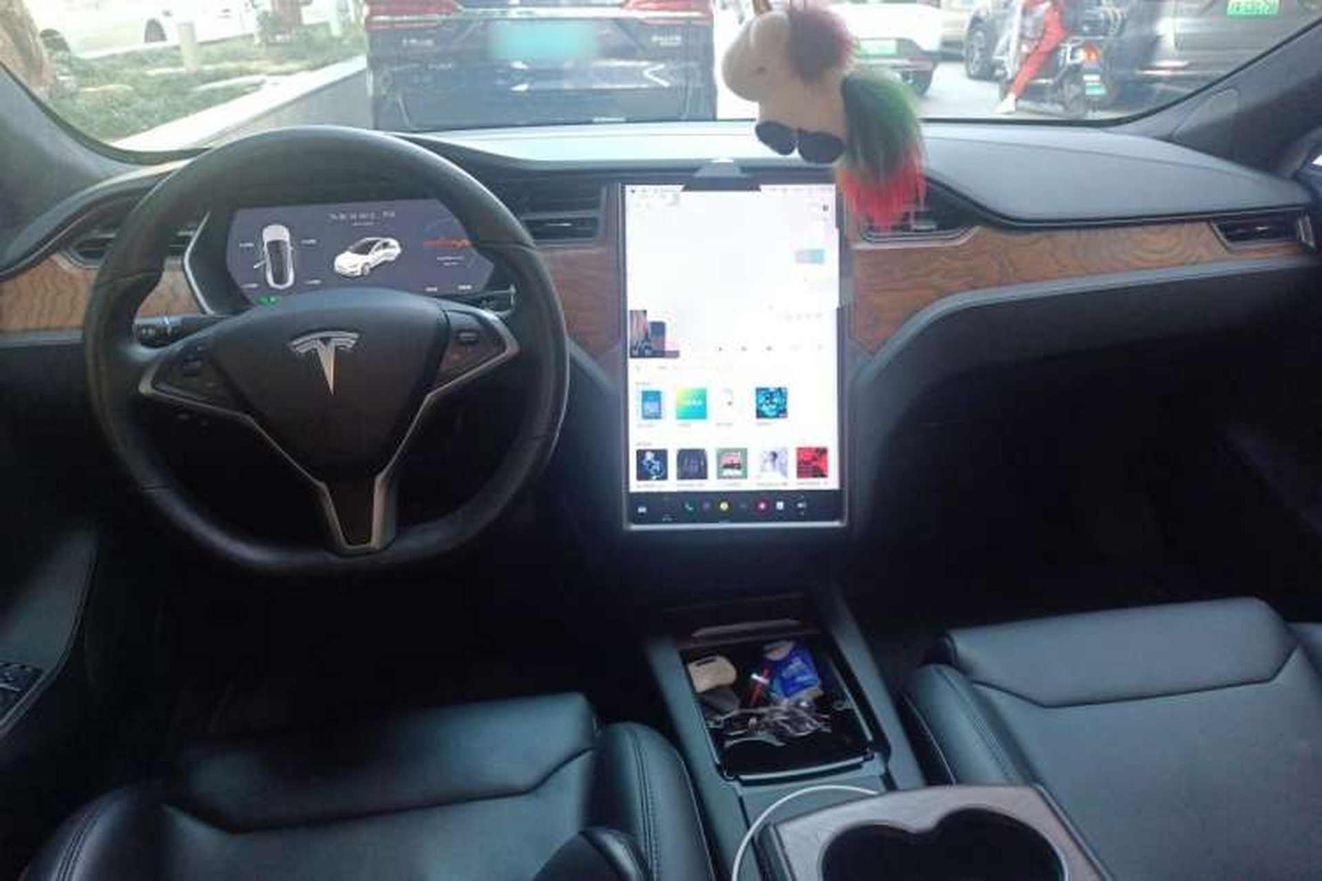 Used Tesla Model S 2019 Long-Range Version Center Console