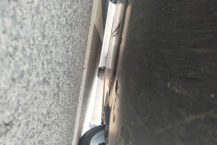 Used Tesla Model S 2019 Long-Range Version Chassis Front
