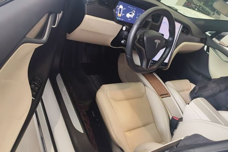 Used Tesla Model S 2019 Long-Range Version Driver Seat