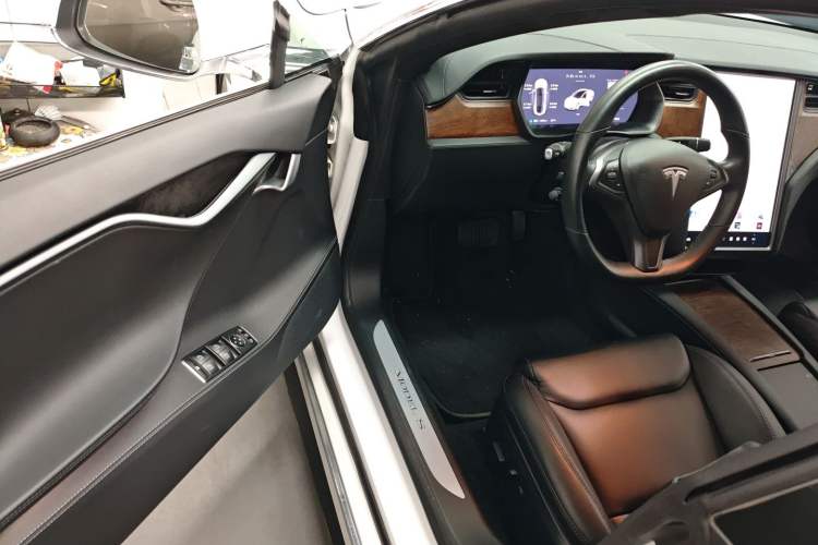 Used Tesla Model S 2019 Long-Range Version Driver Seat