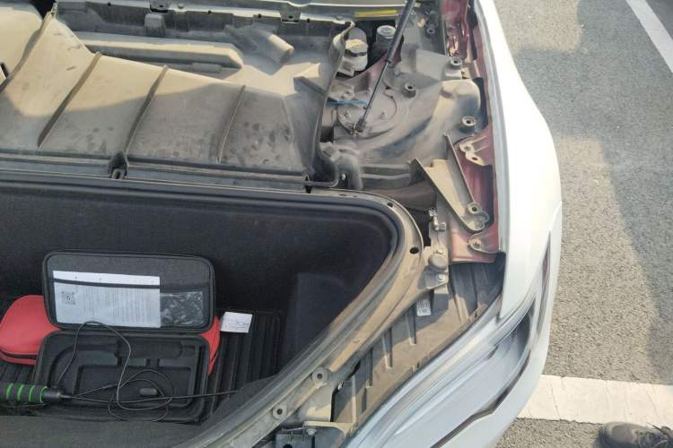 Used Tesla Model S 2019 Long-Range Version Engine Bay Left