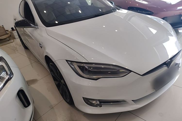 Used Tesla Model S 2019 Long-Range Version Front Right 45 Deg