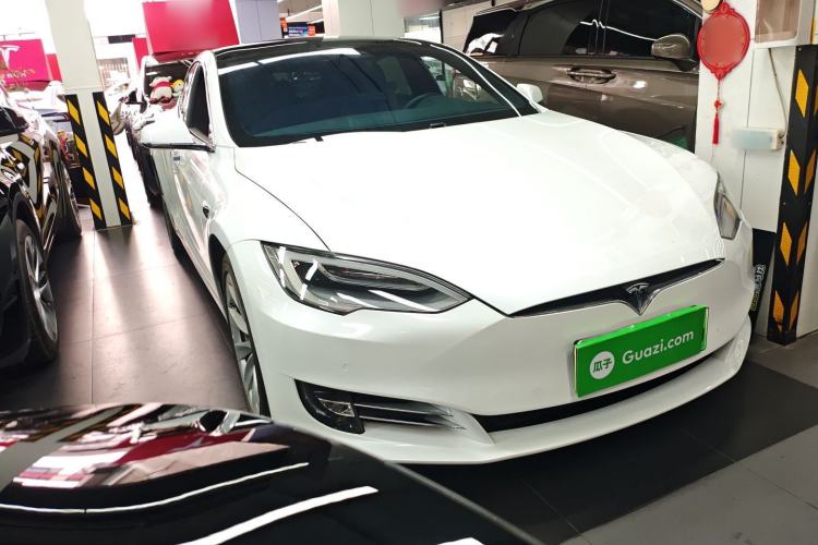 Used Tesla Model S 2019 Long-Range Version Front Right 45 Deg