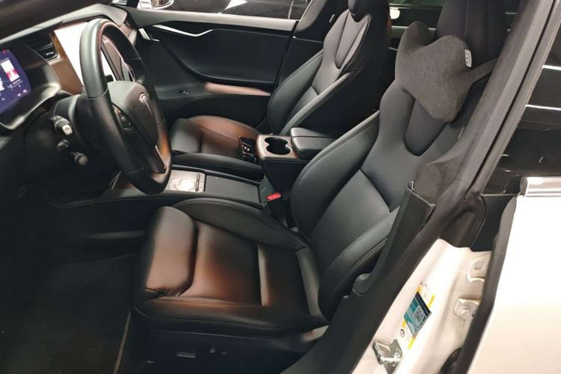 Used Tesla Model S 2019 Long-Range Version Left Front Seat