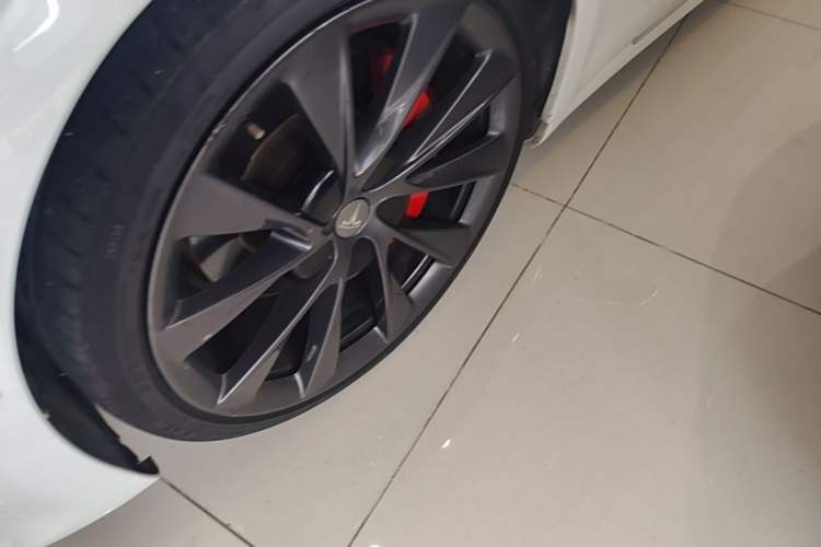 Used Tesla Model S 2019 Long-Range Version Left Front Wheel Hub