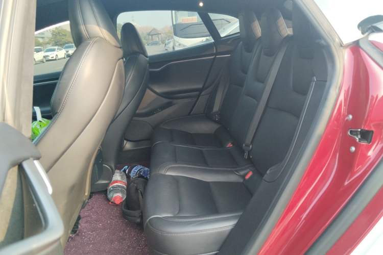 Used Tesla Model S 2019 Long-Range Version Left Rear Seat