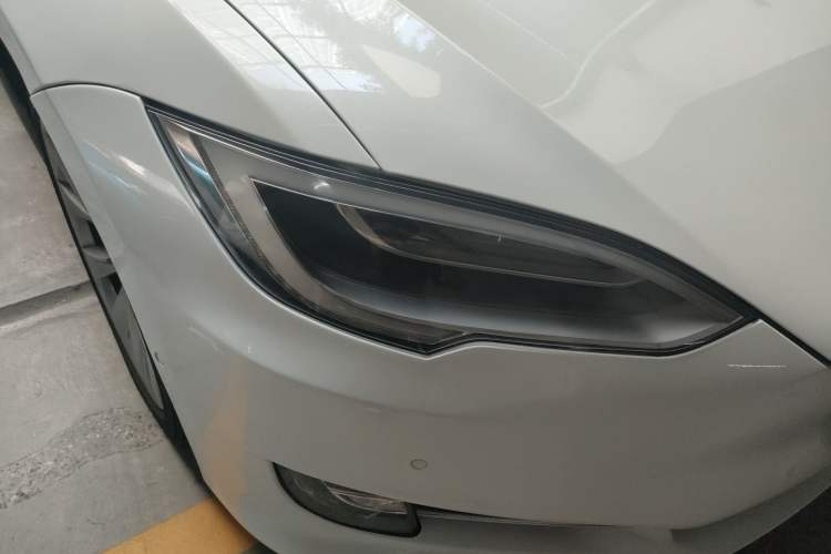 Used Tesla Model S 2019 Standard Range Version Right Front Headlight