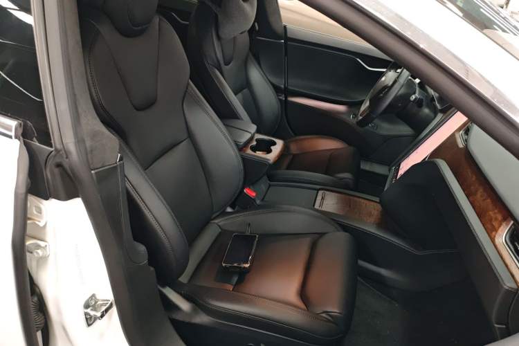 Used Tesla Model S 2019 Long-Range Version Right Front Seat
