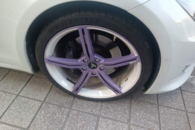 Used Tesla Model S 2019 Long-Range Version Right Front Wheel Hub
