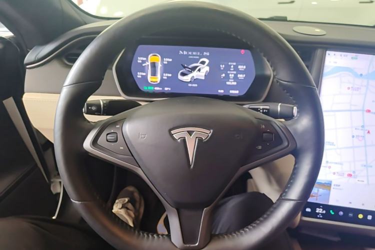 Used Tesla Model S 2019 Long-Range Version Steering Wheel