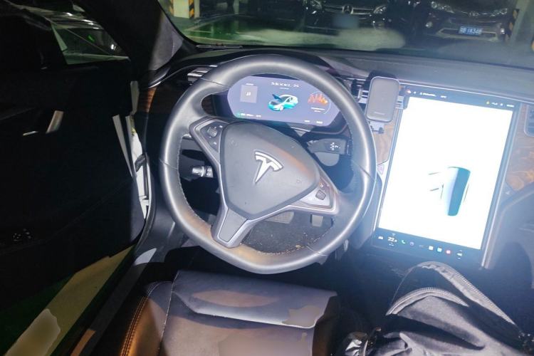 Used Tesla Model S 2019 Long-Range Version Steering Wheel