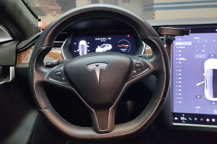 Used Tesla Model S 2019 Standard Range Version Steering Wheel