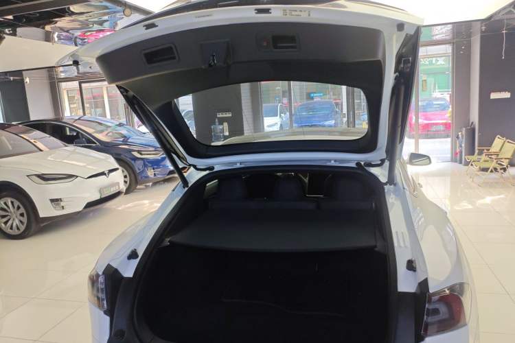 Used Tesla Model S 2019 Standard Range Version Trunk