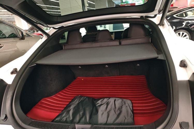 Used Tesla Model S 2019 Long-Range Version Trunk
