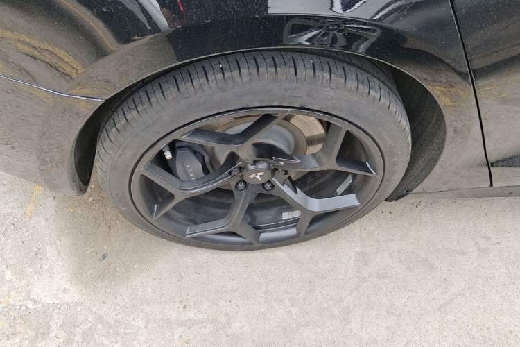 Used Tesla Model S 2020 Long-Range Upgrade Version Right Rear Wheel Hub