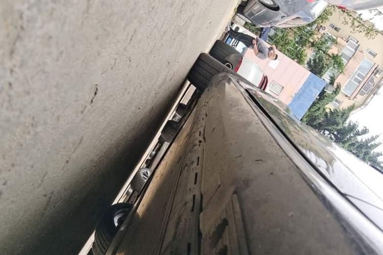 Used Tesla Model S 2020 Long-Range Upgrade Version Right Side Sill