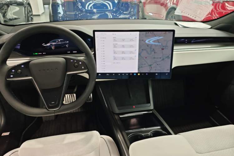 Used Tesla Model S 2023 Three-Motor All-Wheel-Drive Plaid Version Center Console