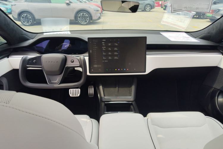 Used Tesla Model S 2023 Three-Motor All-Wheel-Drive Plaid Version Center Console