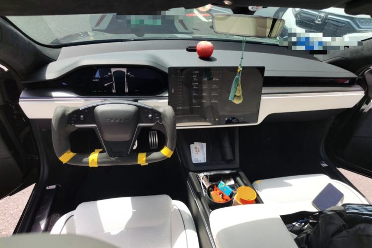 Used Tesla Model S 2023 Three-Motor All-Wheel-Drive Plaid Version Center Console