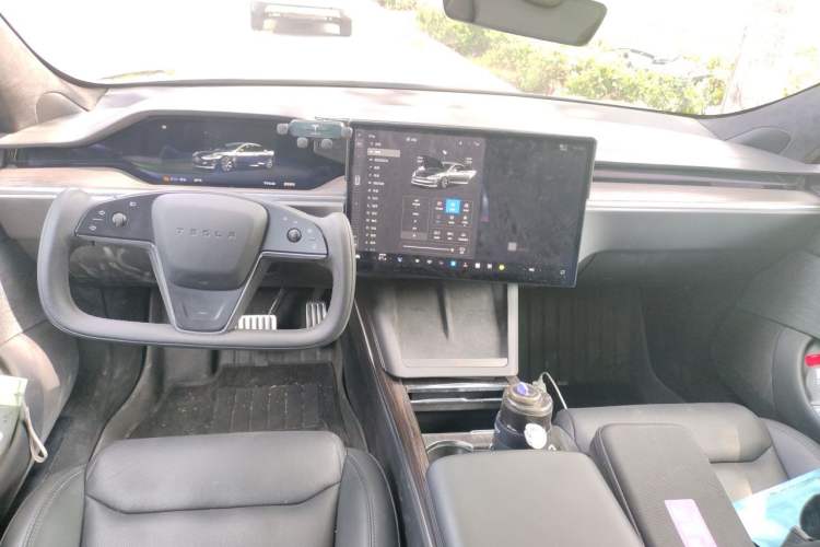 Used Tesla Model S 2023 Dual-Motor All-Wheel-Drive Version Center Console
