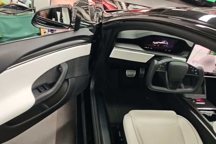 Used Tesla Model S 2023 Three-Motor All-Wheel-Drive Plaid Version Driver Seat