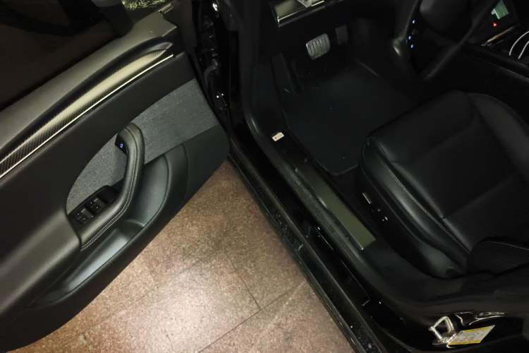 Used Tesla Model S 2023 Three-Motor All-Wheel-Drive Plaid Version Driver Seat