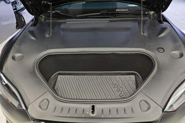 Used Tesla Model S 2023 Dual-Motor All-Wheel-Drive Version Engine Bay