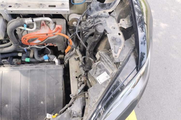 Used Tesla Model S 2023 Dual-Motor All-Wheel-Drive Version Engine Bay Left