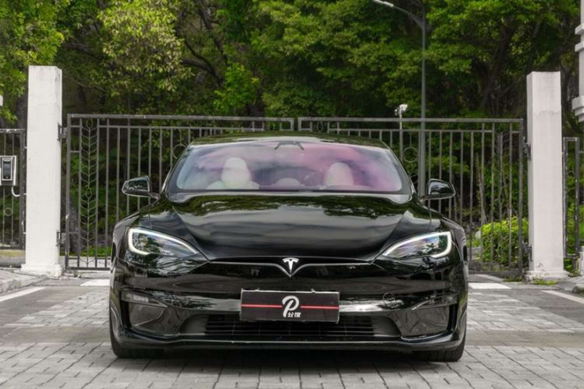 Used Tesla Model S 2023 Three-Motor All-Wheel-Drive Plaid Version Exterior 11