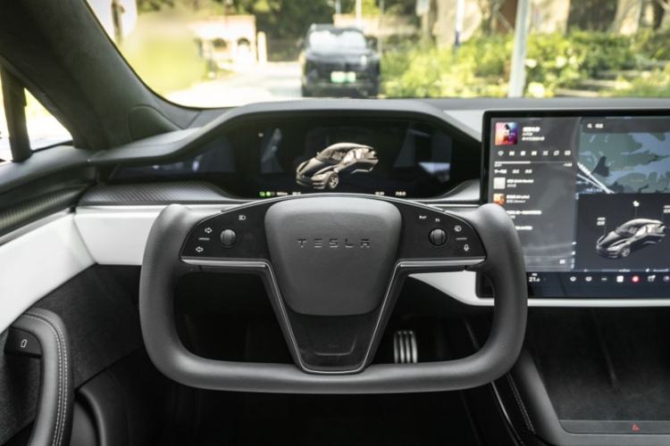 Used Tesla Model S 2023 Three-Motor All-Wheel-Drive Plaid Version Interior 1