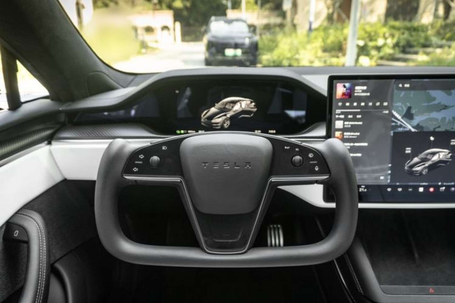 Used Tesla Model S 2023 Three-Motor All-Wheel-Drive Plaid Version Interior 1