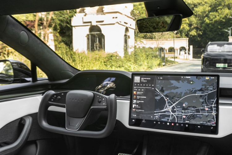 Used Tesla Model S 2023 Three-Motor All-Wheel-Drive Plaid Version Interior 2