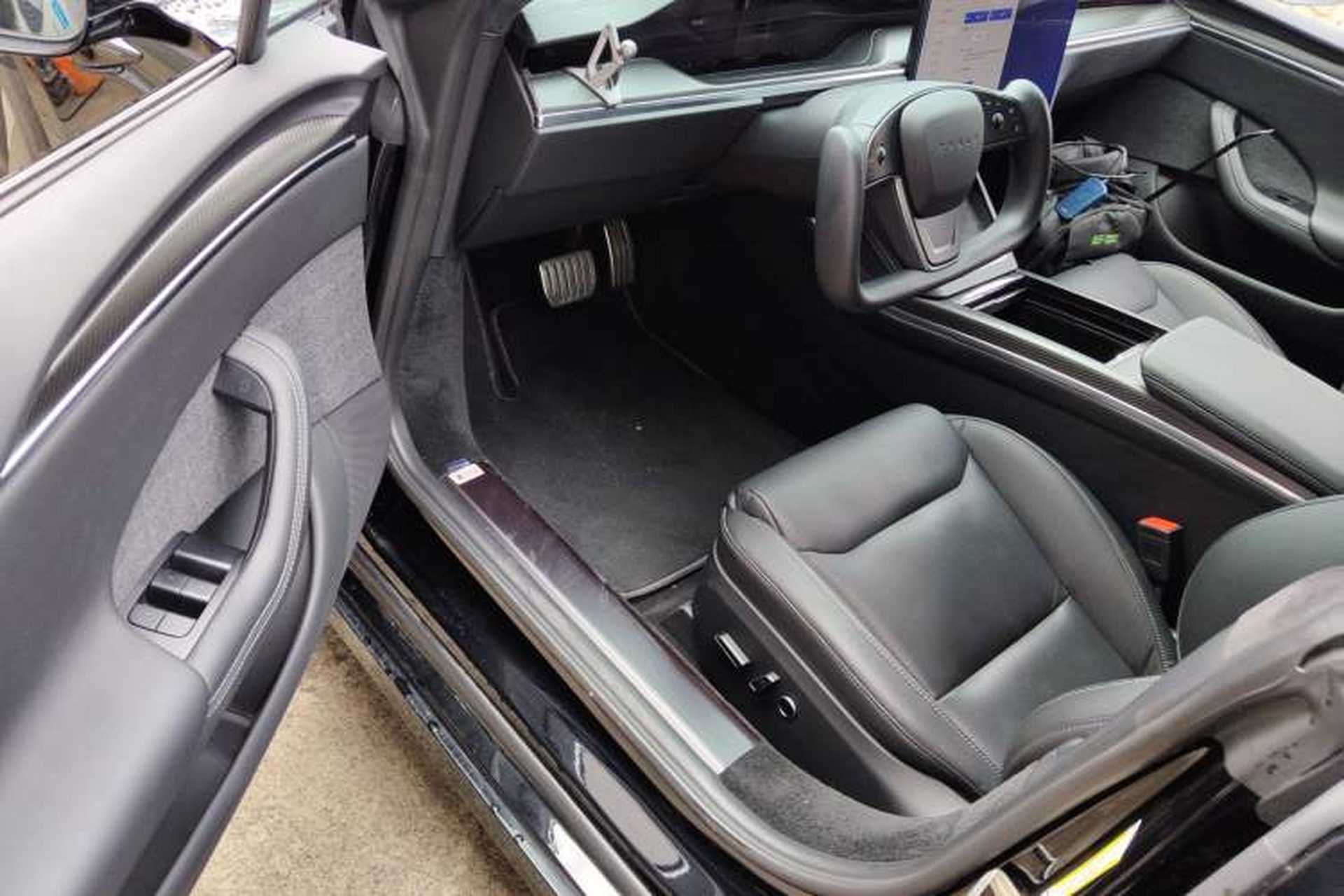 Used Tesla Model S 2023 Three-Motor All-Wheel-Drive Plaid Version Interior 3