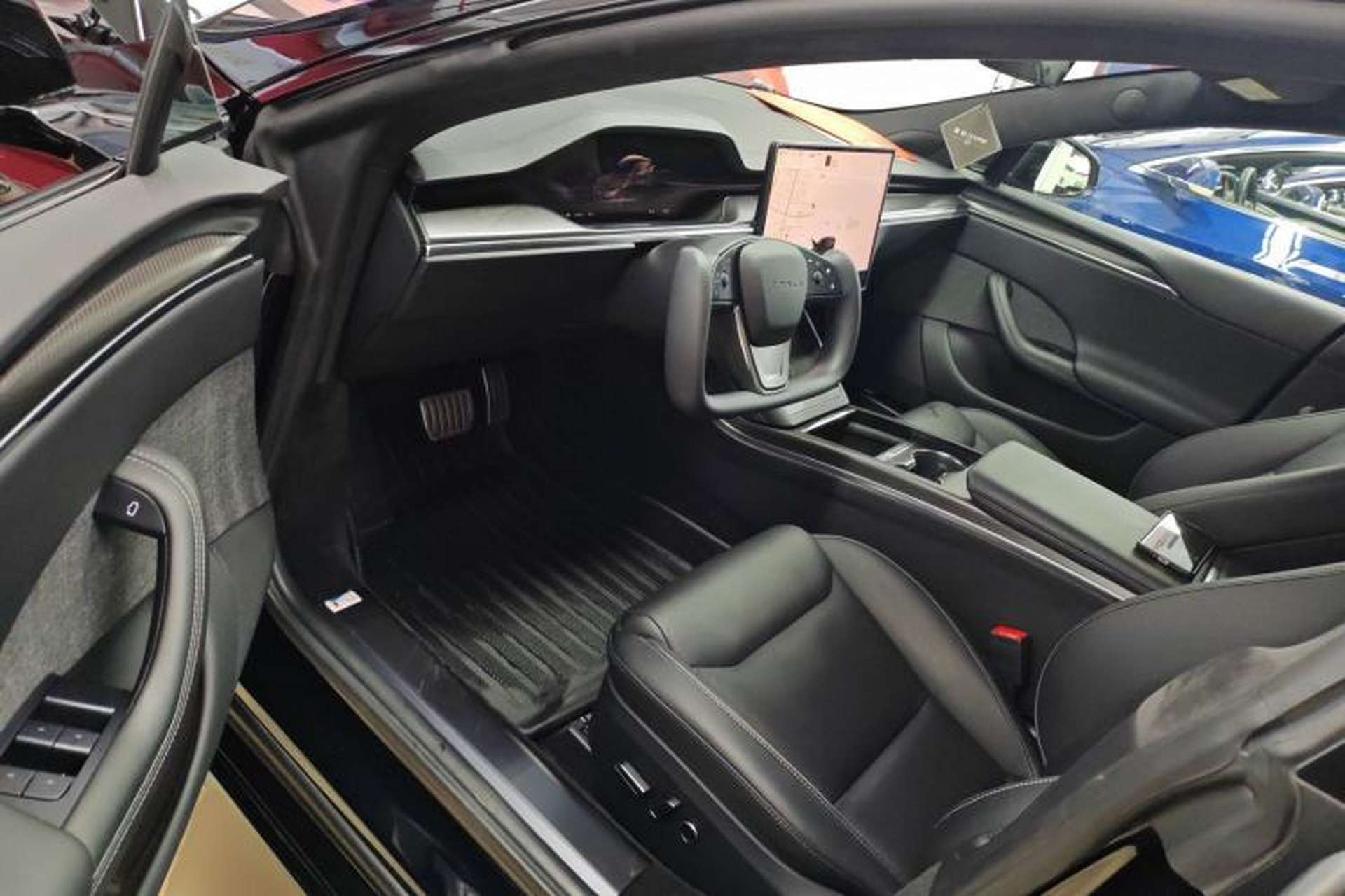 Used Tesla Model S 2023 Three-Motor All-Wheel-Drive Plaid Version Interior 3