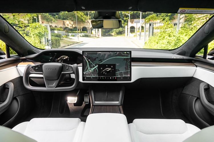 Used Tesla Model S 2023 Dual-Motor All-Wheel-Drive Version Interior 4
