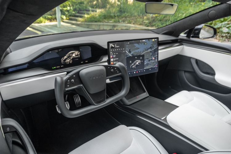 Used Tesla Model S 2023 Three-Motor All-Wheel-Drive Plaid Version Interior 5