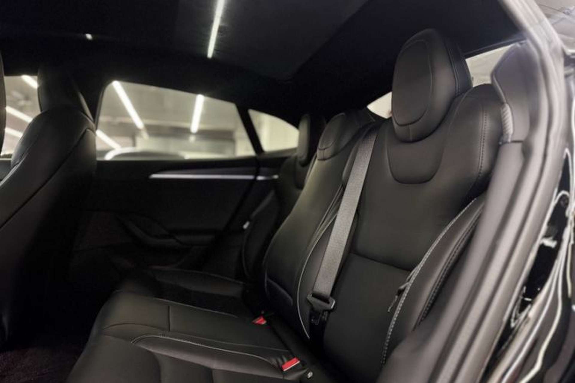 Used Tesla Model S 2023 Three-Motor All-Wheel-Drive Plaid Version Interior 5