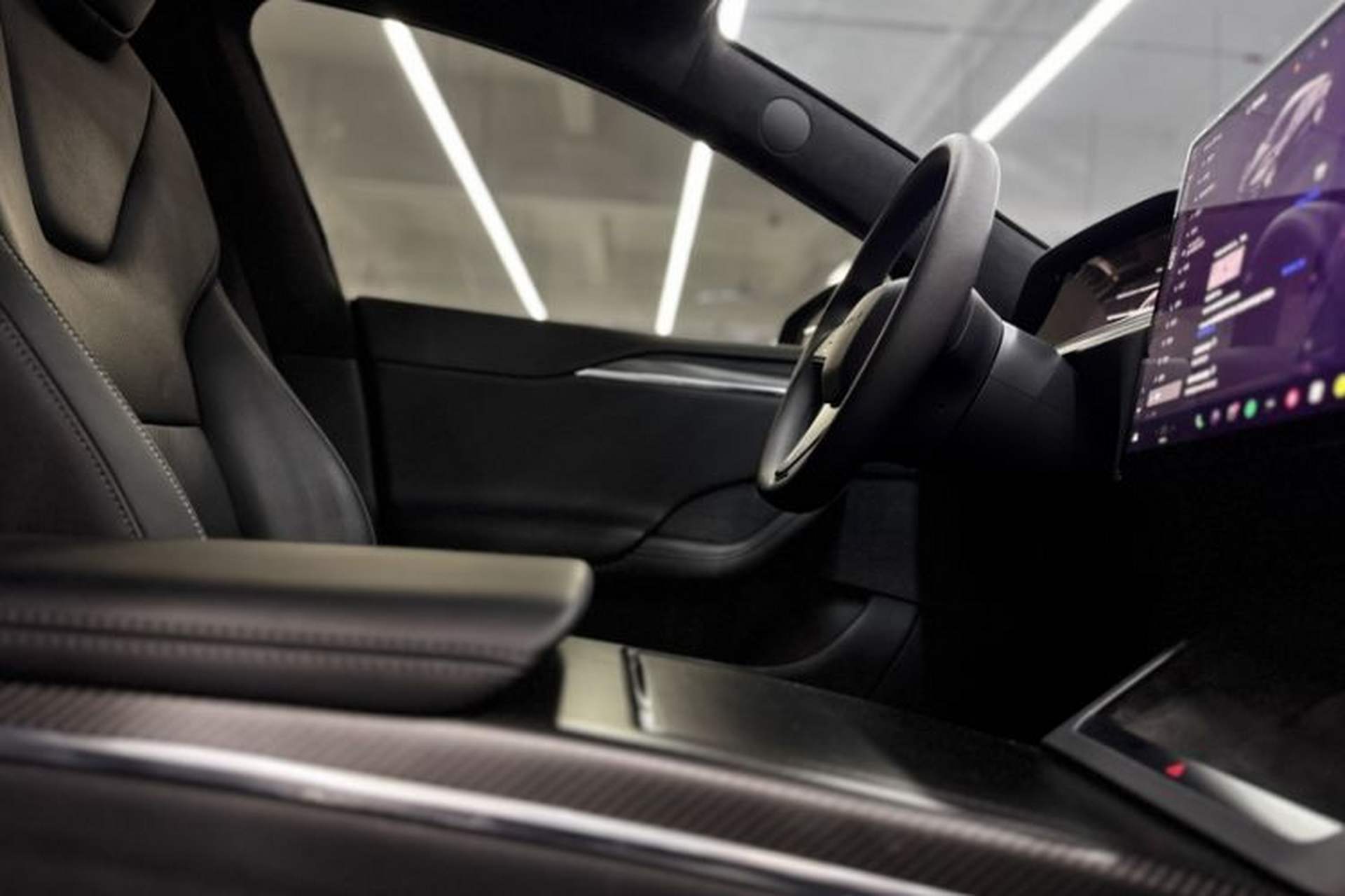 Used Tesla Model S 2023 Three-Motor All-Wheel-Drive Plaid Version Interior 8