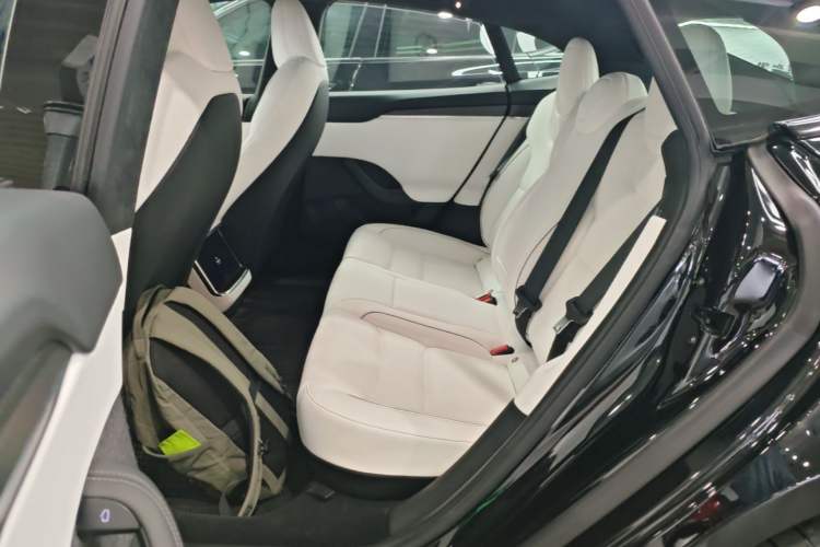 Used Tesla Model S 2023 Three-Motor All-Wheel-Drive Plaid Version Left Rear Seat