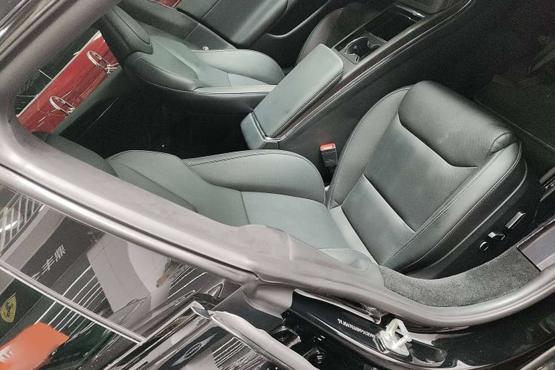 Used Tesla Model S 2023 Three-Motor All-Wheel-Drive Plaid Version Right Front Seat