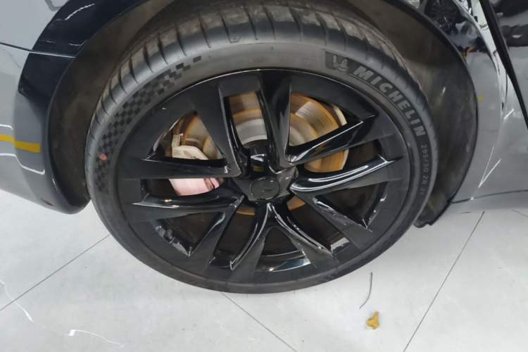Used Tesla Model S 2023 Dual-Motor All-Wheel-Drive Version Right Rear Wheel Hub