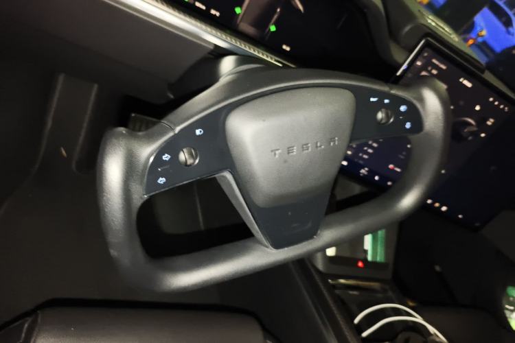 Used Tesla Model S 2023 Three-Motor All-Wheel-Drive Plaid Version Steering Wheel