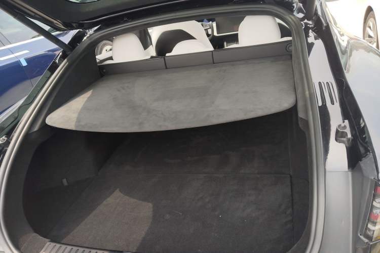 Used Tesla Model S 2023 Three-Motor All-Wheel-Drive Plaid Version Trunk