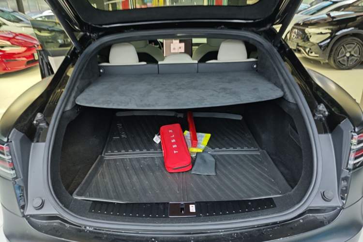Used Tesla Model S 2023 Dual-Motor All-Wheel-Drive Version Trunk
