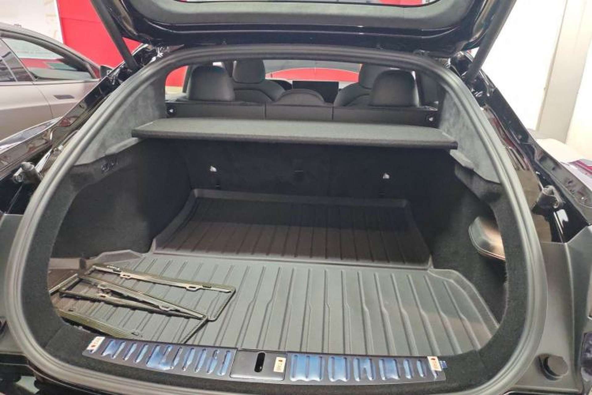 Used Tesla Model S 2023 Three-Motor All-Wheel-Drive Plaid Version Trunk